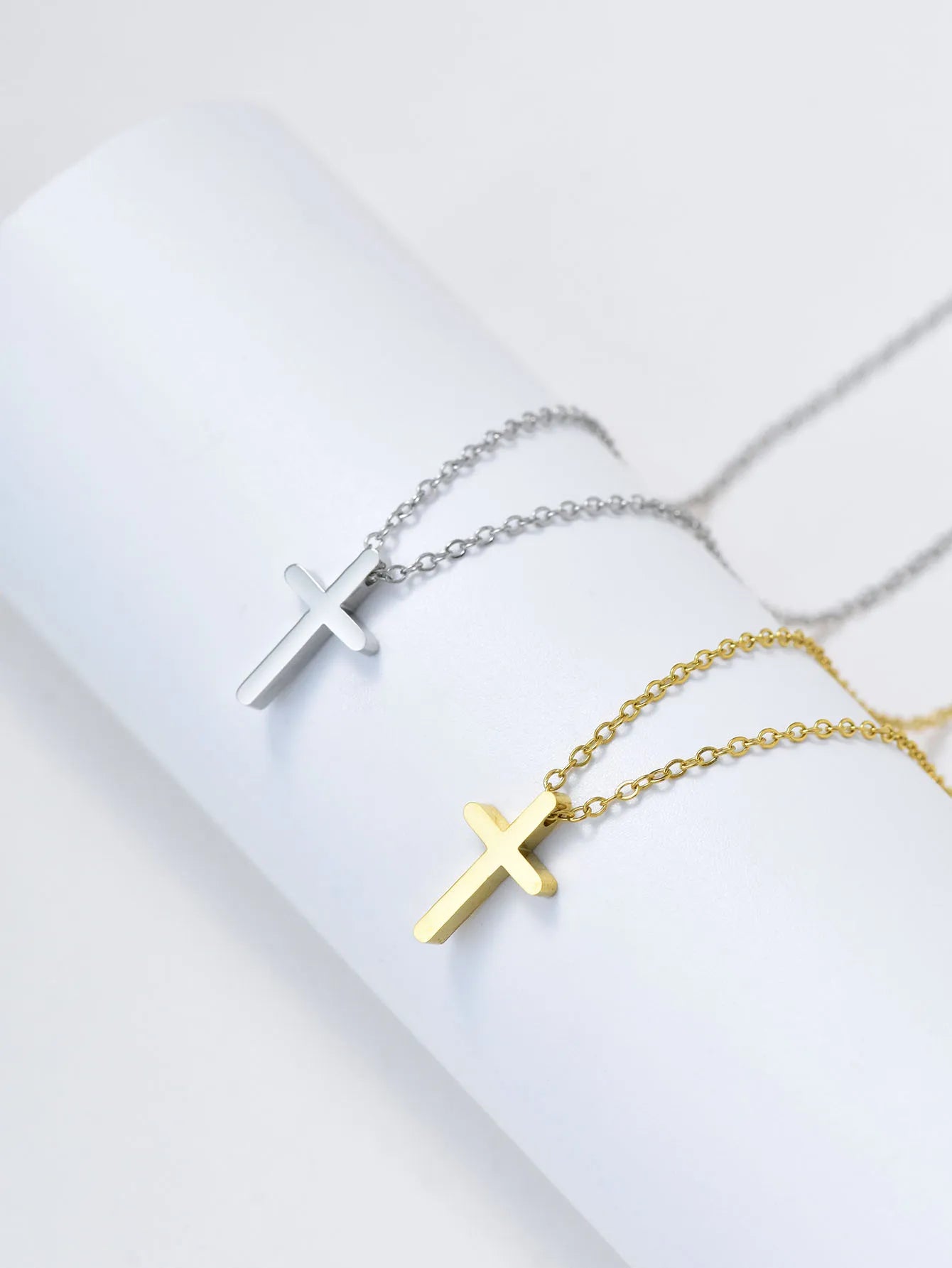 Cross pendant jesus